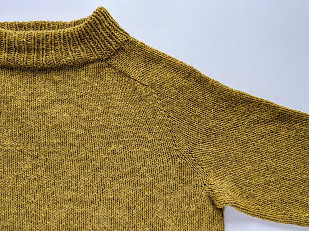 pletený raglánový svetr